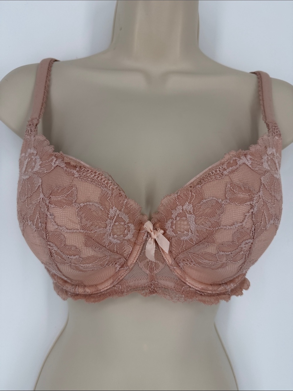 Victoria's Secret Lace Underwire Bra - Blush Rose